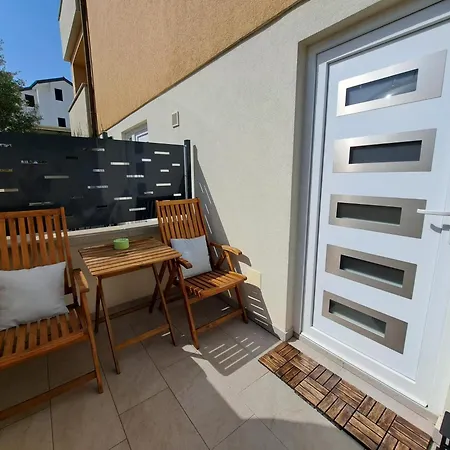 Ararita Daire Krk Town