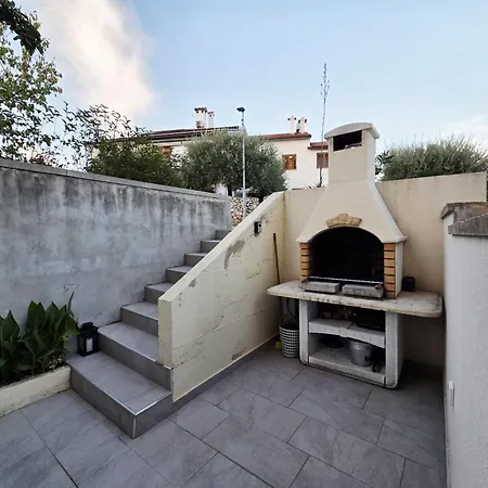 Ararita Walk To The And Old Town Appartement Krk Town